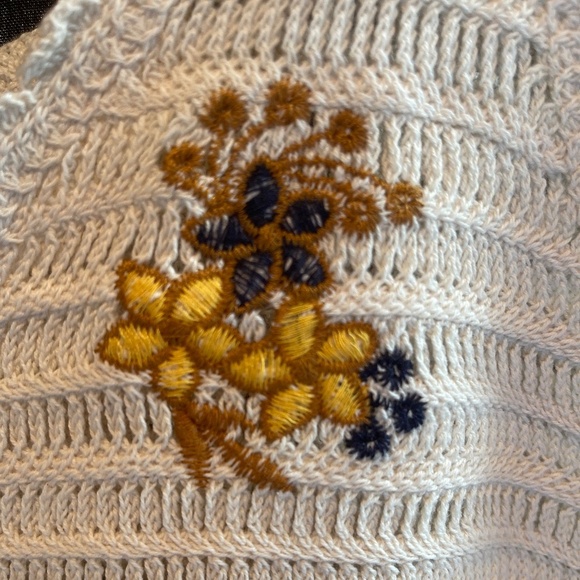 NWOT SERENE BLOOMS CROCHET STYLE TOP: NATURAL, M/L - Picture 6 of 6